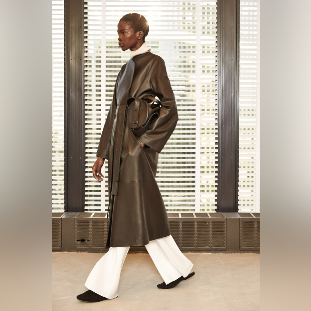 SOLD💫VESTIAIRE-THE ROW BLACK LEATHER COAT